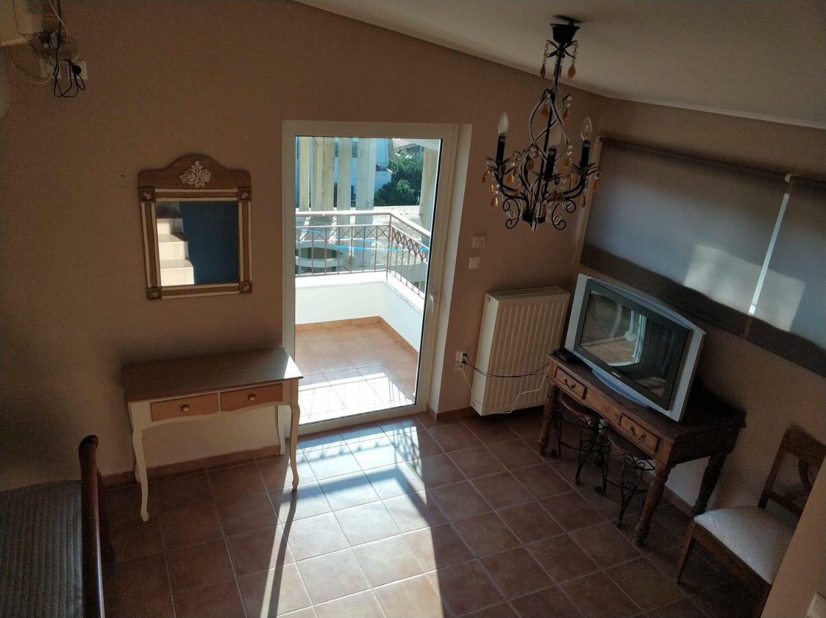 Relaxing Villa With Swimming Pool And Garden Agios Georgios  Exterior foto